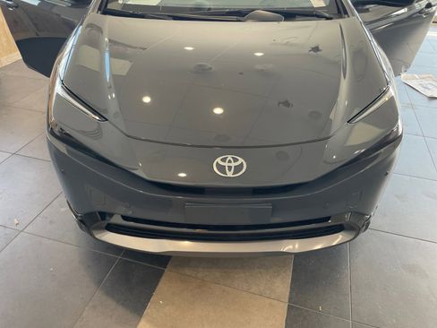 Certified 2025 Toyota Prius XLE image 23