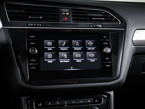 Used 2021 Volkswagen Tiguan SE R-Line AWD/4WD image 18
