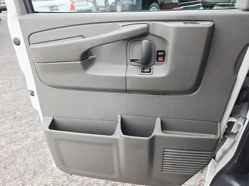 Used 2014 GMC Savana 2500 RWD image 19