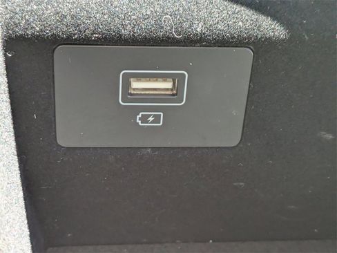 Used 2022 Genesis G70 3.3T image 26