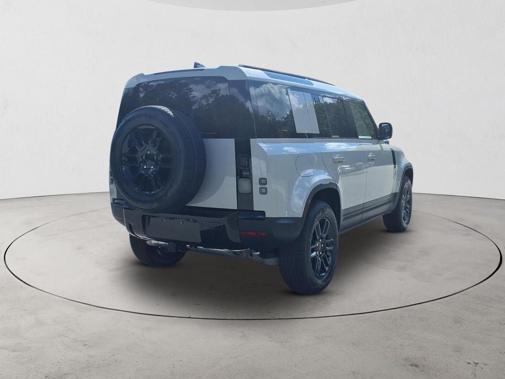 New 2026 Land Rover Defender 110 S AWD/4WD image 5
