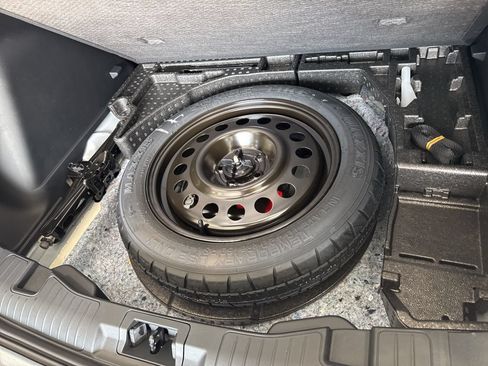New 2025 Ford Escape SE w/ Class II Trailer Tow Package FWD image 41