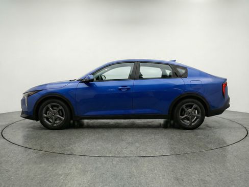 Used 2025 Kia K4 LXS image 5