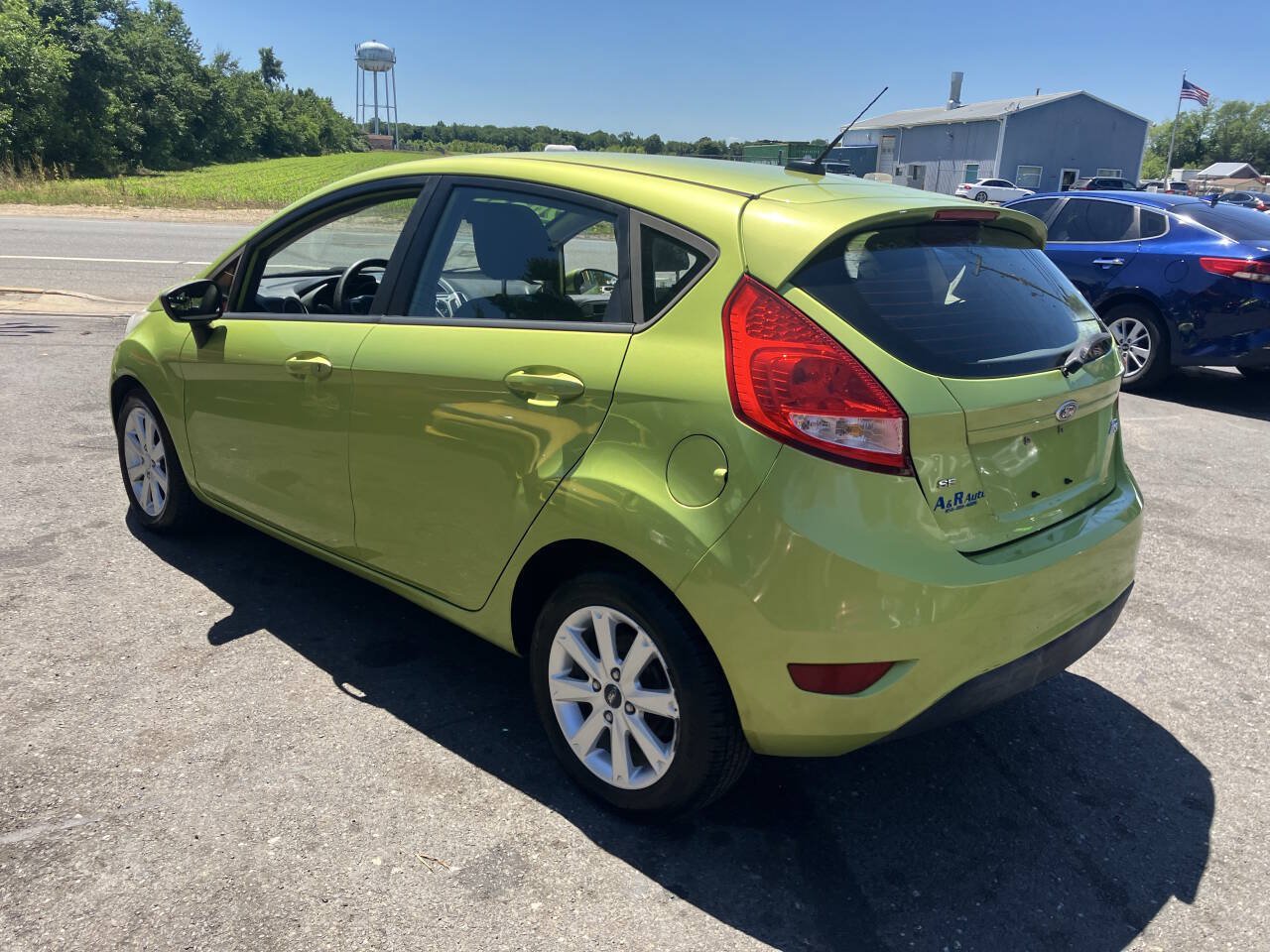 Used 2011 Ford Fiesta SE w/ 203A Rapid Spec Order Code FWD image 9