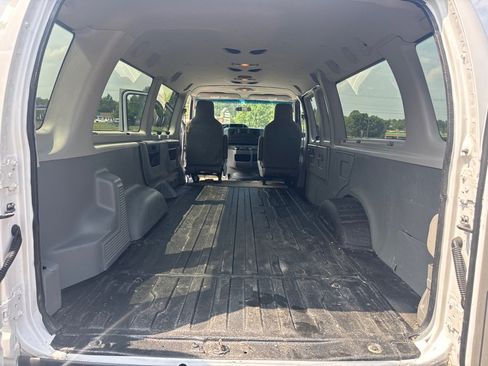 Used 2013 Ford E-350 and Econoline 350 XLT RWD image 22