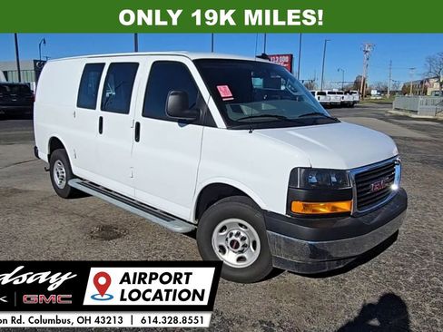 Used 2024 GMC Savana 2500 w/ Driver Convenience Package image 2