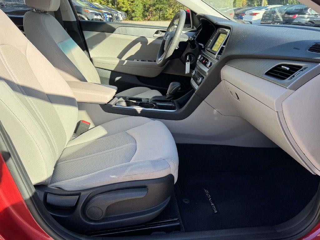 Used 2018 Hyundai Sonata SE FWD image 14