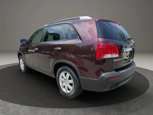 Used 2013 Kia Sorento LX w/ Convenience Pkg FWD image 7