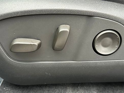 New 2026 Chevrolet Equinox EV LT image 22