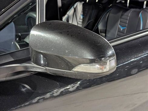 Used 2021 Toyota C-HR XLE image 7