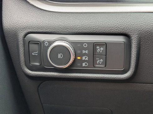 Used 2021 Ford Explorer XLT w/ Equipment Group 202A image 12