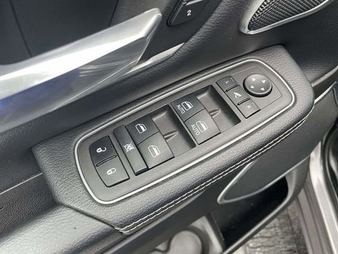 Used 2023 RAM 1500 Laramie AWD/4WD image 21