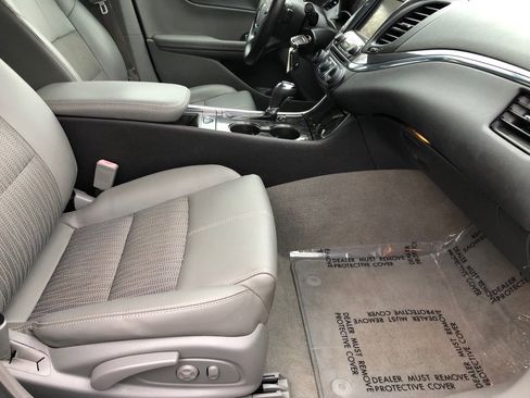 Used 2014 Chevrolet Impala LT w/ Convenience Package image 23