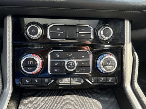 Used 2023 GMC Yukon XL Denali AWD/4WD image 21