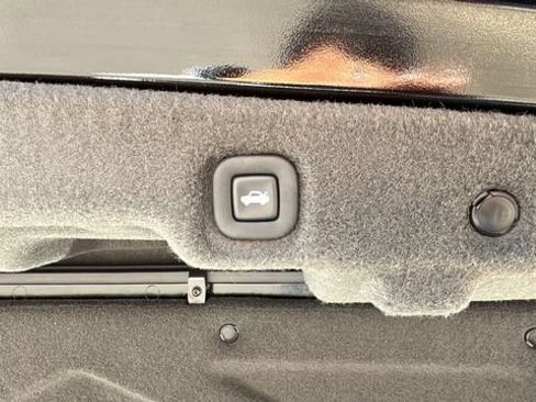 Used 2006 Cadillac XLR V RWD image 34