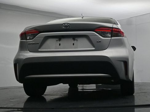 Used 2022 Toyota Corolla LE FWD image 21