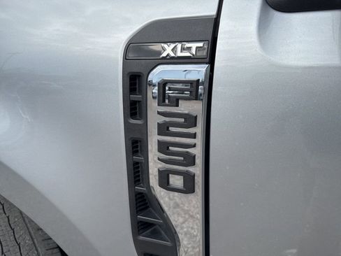 Used 2023 Ford F250 XLT image 17