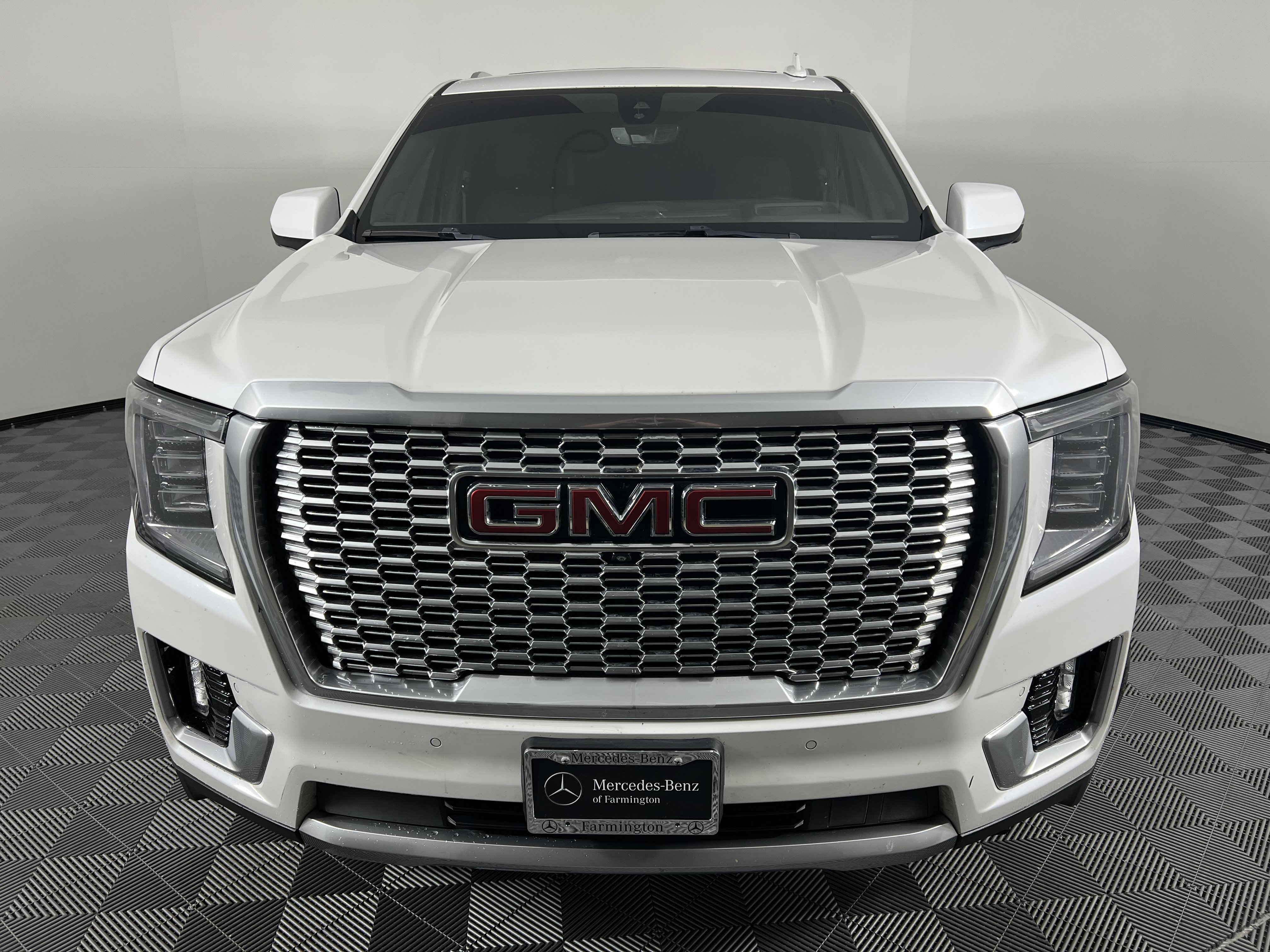 Used 2021 GMC Yukon XL Denali w/ Denali Premium Package AWD/4WD image 5