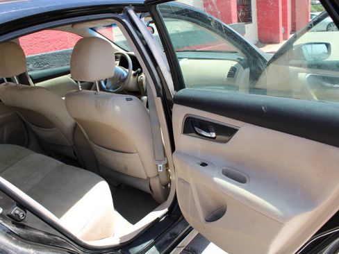 Used 2014 Nissan Altima 2.5 S FWD image 15
