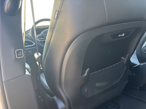 New 2026 Chrysler Pacifica Select image 17