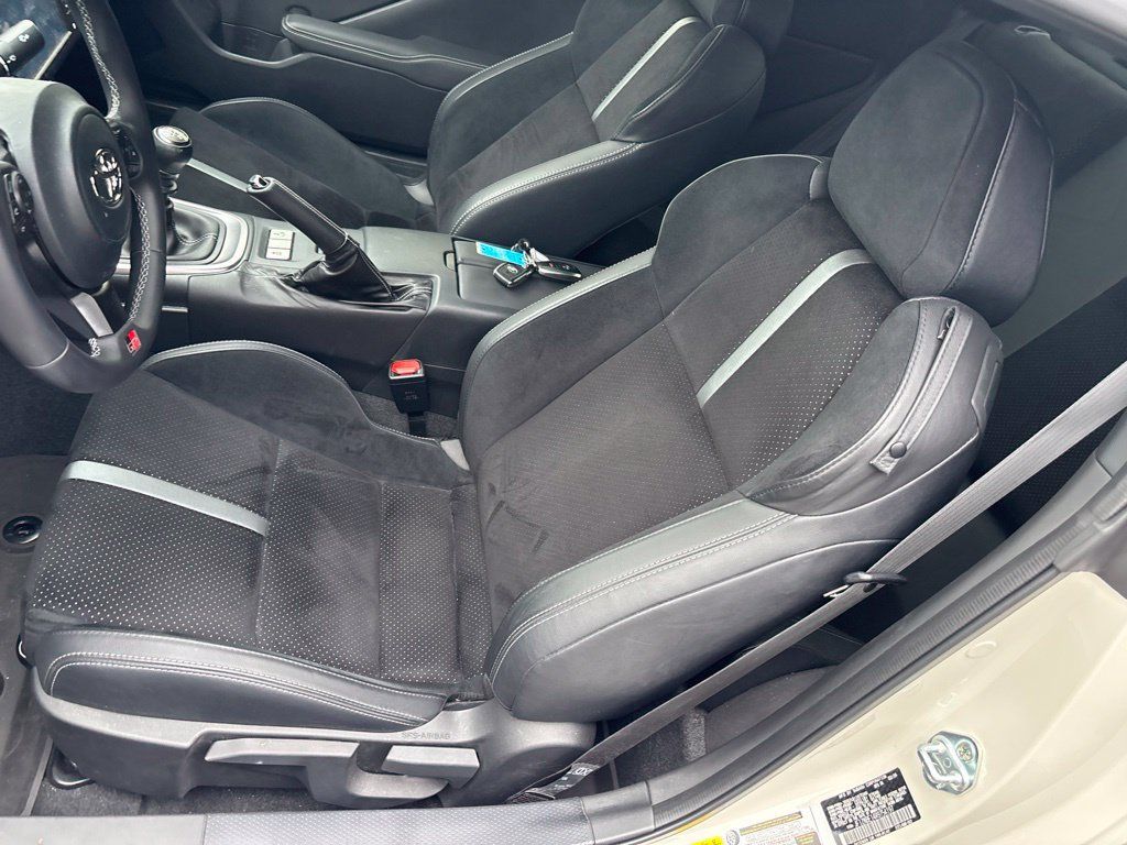 Used 2024 Toyota GR86 Premium RWD image 12