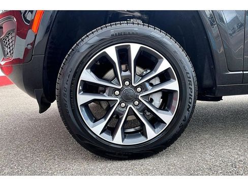 Used 2024 Jeep Grand Cherokee Overland AWD/4WD image 9