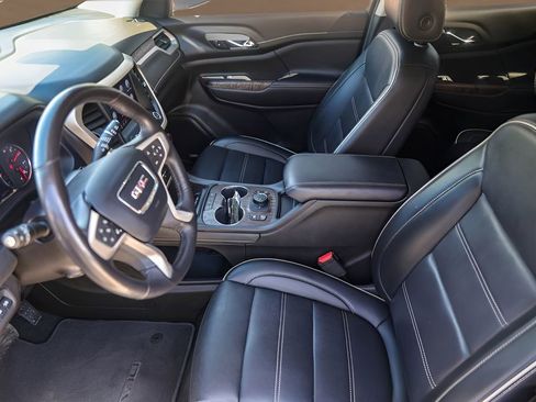 Used 2022 GMC Acadia Denali w/ Denali Ultimate Package AWD/4WD image 9
