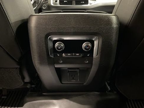 Used 2021 Chevrolet Suburban Premier AWD/4WD image 32
