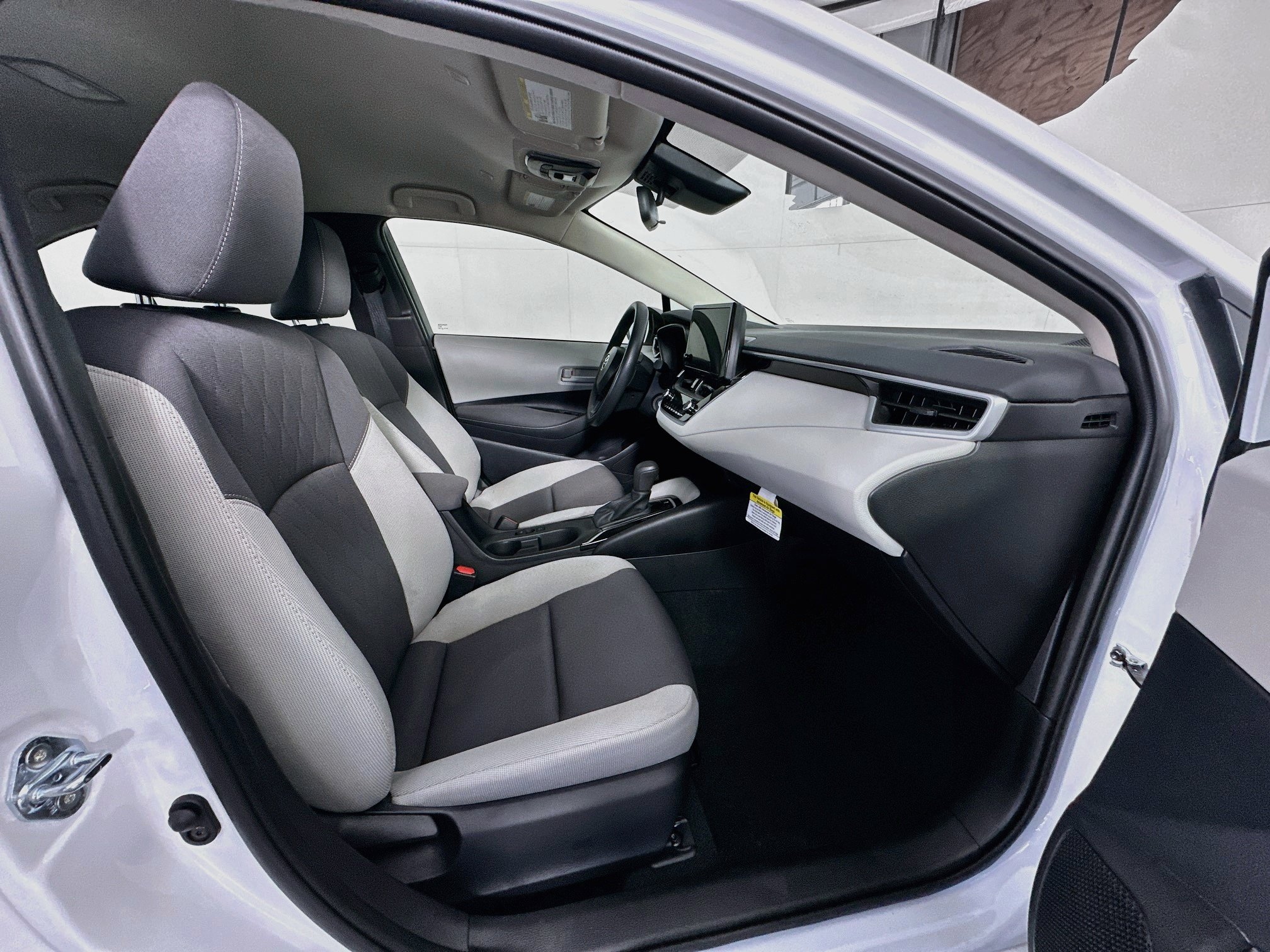 Used 2026 Toyota Corolla LE FWD image 30