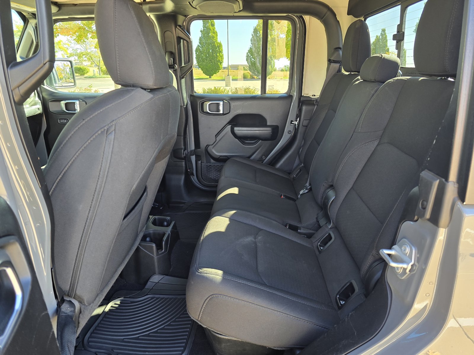 Used 2023 Jeep Gladiator Sport AWD/4WD image 16