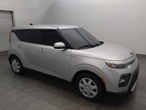 Used 2020 Kia Soul LX FWD image 11