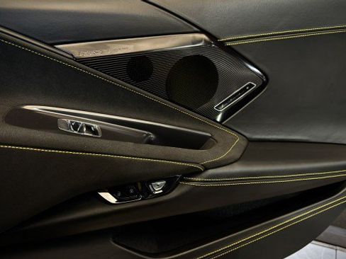 Used 2024 Chevrolet Corvette Stingray Premium Cpe w/ Z51 Performance Package RWD image 15