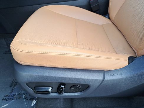 Used 2025 Lexus RX 350 Premium w/ Convenience Package FWD image 31