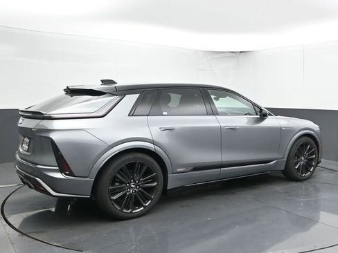 New 2026 Cadillac Lyriq V image 10