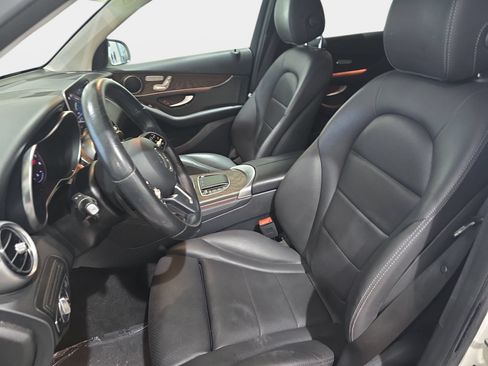 Used 2020 Mercedes-Benz GLC 300 4MATIC image 15