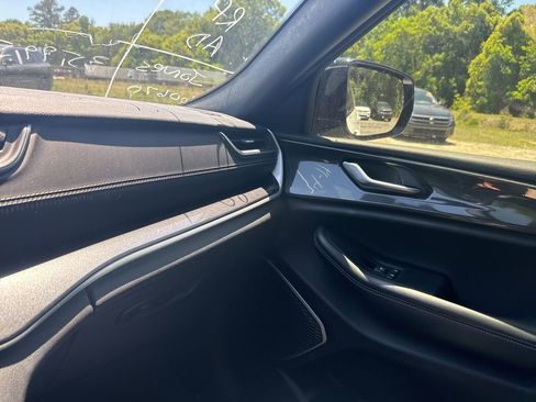 Used 2022 Jeep Grand Cherokee L Laredo image 14