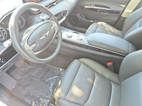 Used 2025 Genesis GV70 2.5T AWD/4WD image 16