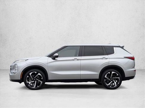 Used 2024 Mitsubishi Outlander SE FWD image 9