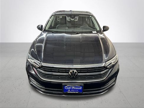 Used 2024 Volkswagen Jetta SE FWD image 11