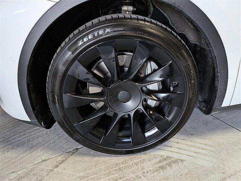 Used 2021 Tesla Model Y Long Range AWD/4WD image 15