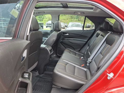 Used 2022 Chevrolet Equinox Premier AWD/4WD image 10