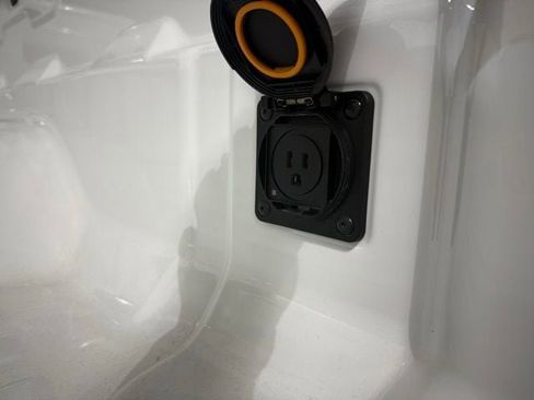 New 2026 GMC Canyon Elevation w/ Convenience Package image 8