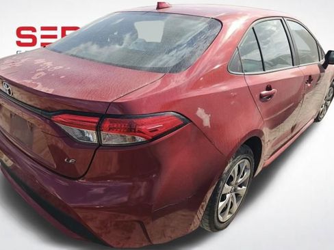 Used 2021 Toyota Corolla LE FWD image 3