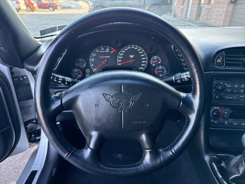 Used 2003 Chevrolet Corvette Z06 w/ Memory Package, 3 Drivers image 39