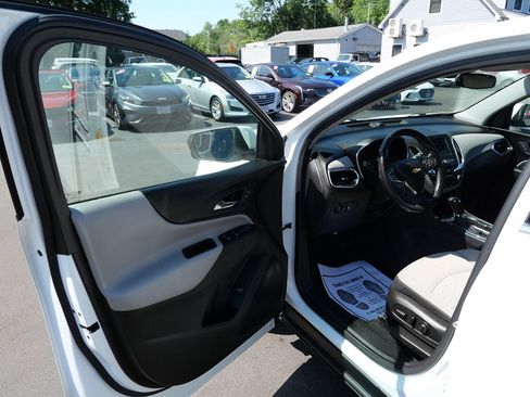 Used 2019 Chevrolet Equinox LT AWD/4WD image 16