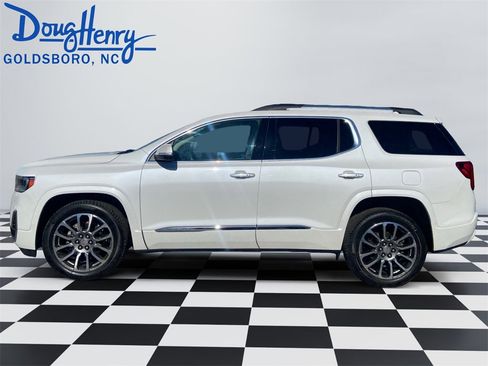 Used 2021 GMC Acadia Denali w/ Denali Technology Package image 2