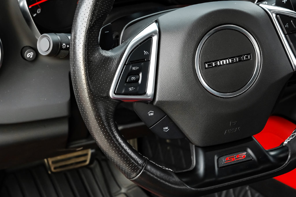 Used 2022 Chevrolet Camaro SS RWD image 12