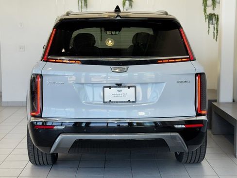 New 2026 Cadillac Vistiq Luxury image 41