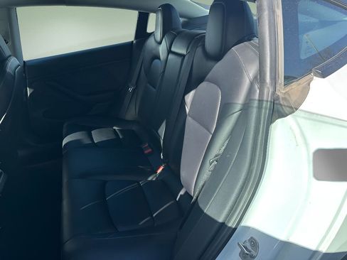 Used 2021 Tesla Model 3 Standard Range Plus image 18