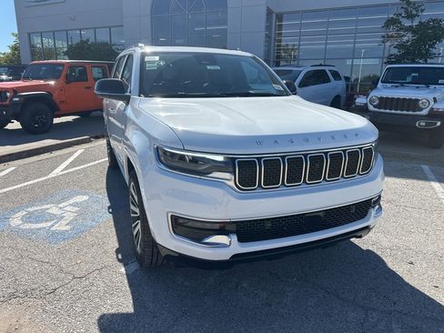 New 2025 Jeep Wagoneer Series II image 8